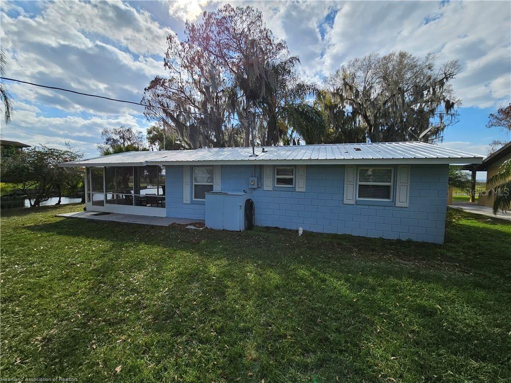 Picture of 111 Cypress Point, Lorida, FL 33857