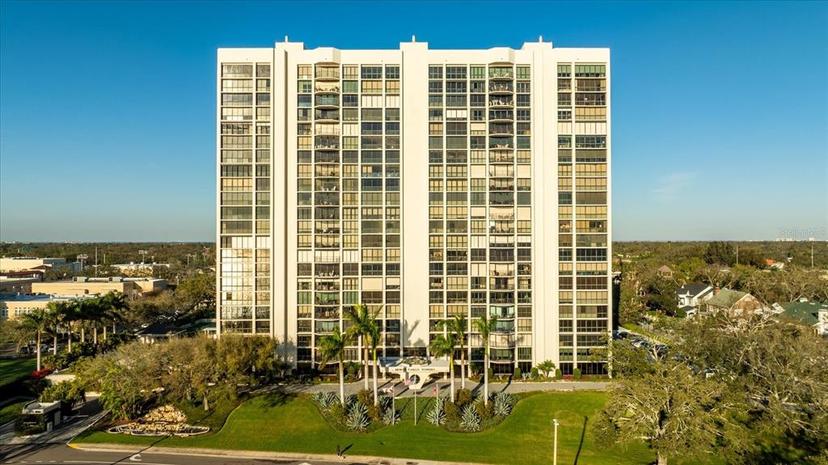 Picture of 3301 Bayshore Boulevard Unit 704D, Tampa, FL 33629