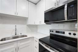 Picture of 1200 N Shore Drive Ne Unit 109, St Petersburg, FL 33701