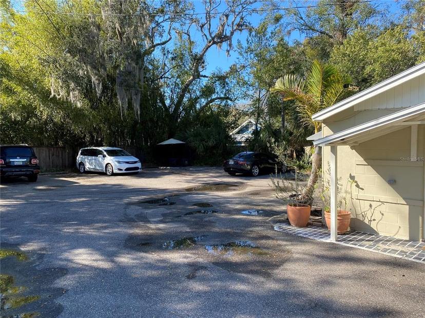 Picture of 911 N Donnelly Street, Mount Dora FL 32757