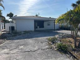 Picture of 11110 1St Street E, Treasure Island, FL 33706