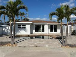 Picture of 11110 1St Street E, Treasure Island, FL 33706