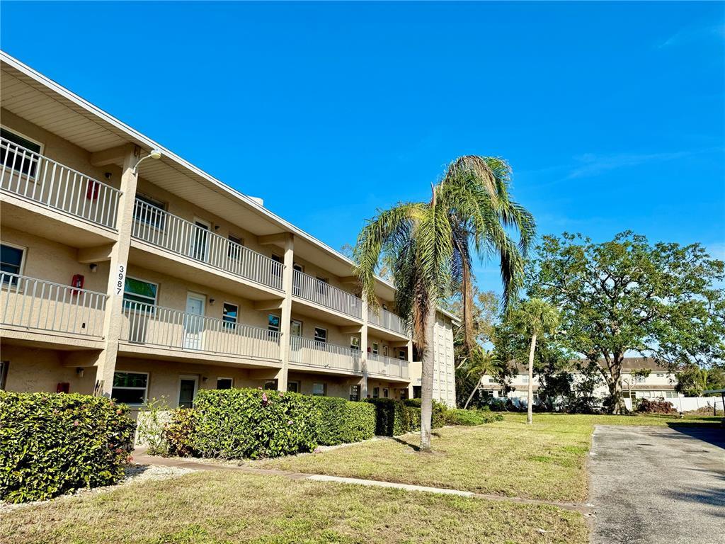 Picture of 3987 Maceachen Boulevard Unit 132, Sarasota, FL 34233