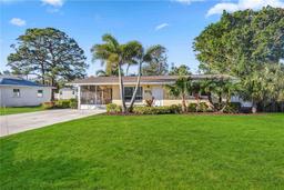 Picture of 742 Golf Drive, Venice, FL 34285