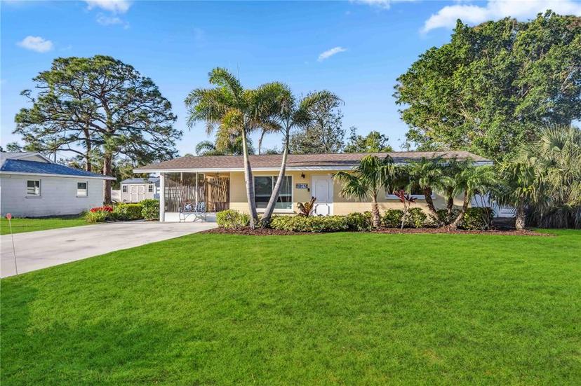 Picture of 742 Golf Drive, Venice FL 34285