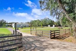 Picture of 9003 S County Line Road, Lithia, FL 33547