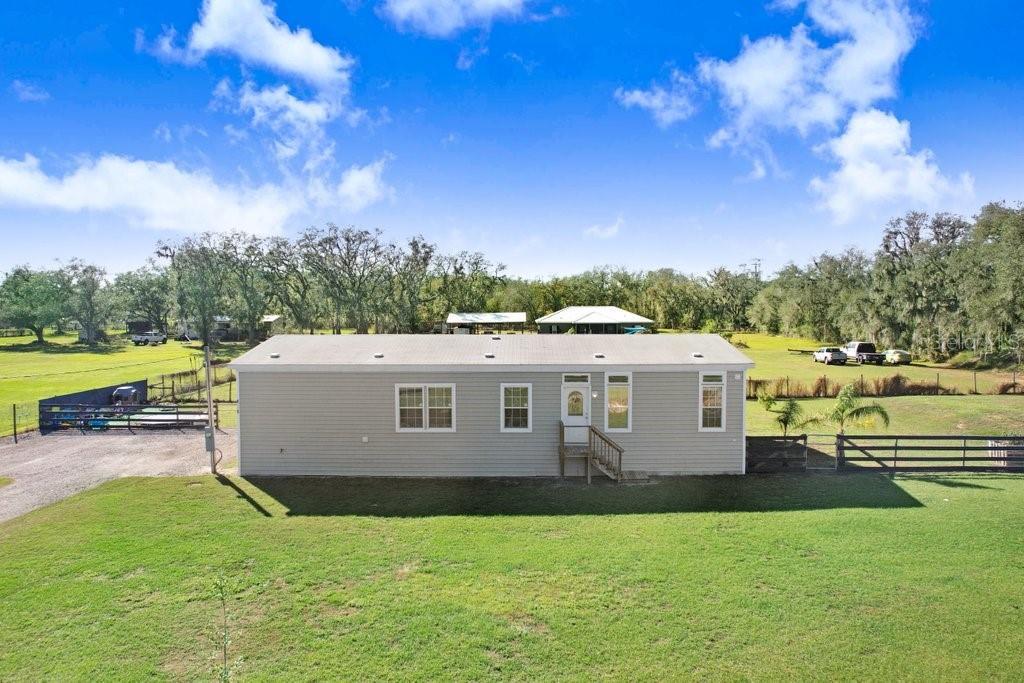 Picture of 9003 S County Line Road, Lithia, FL 33547