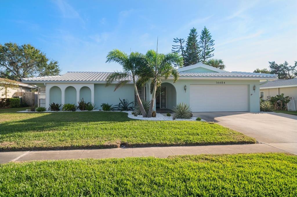 Picture of 14484 Neptune Road, Seminole, FL 33776