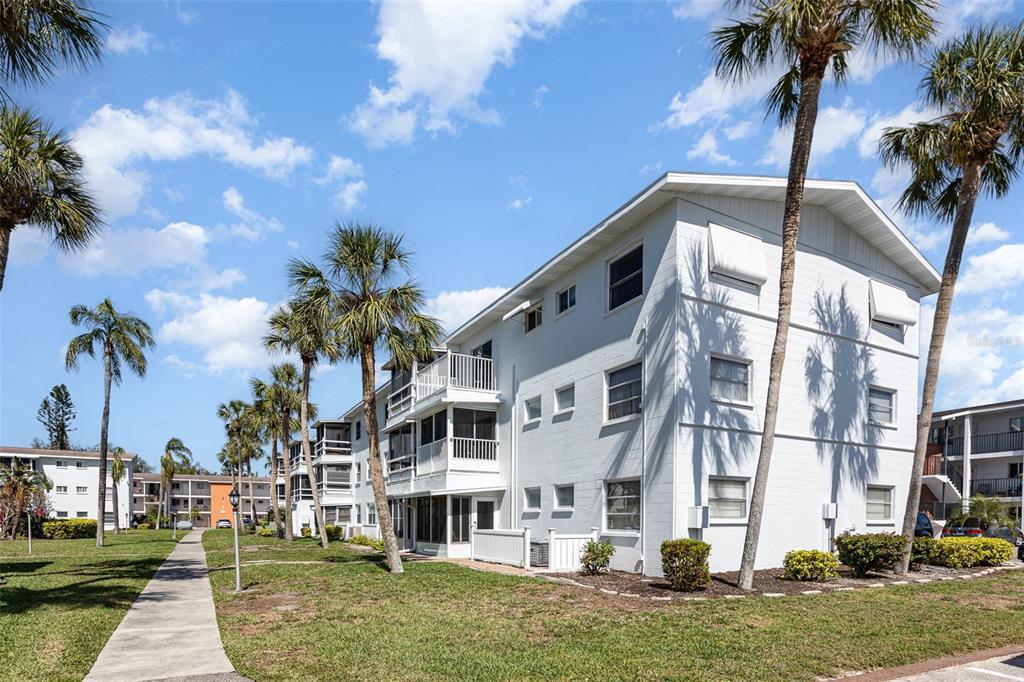 Picture of 5922 Garden Lane Unit A31, Bradenton, FL 34207