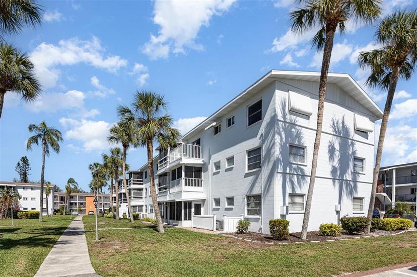 Picture of 5922 Garden Lane Unit A31, Bradenton FL 34207