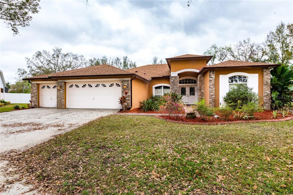 Picture of 3701 Barnhouse Place, Valrico, FL 33596