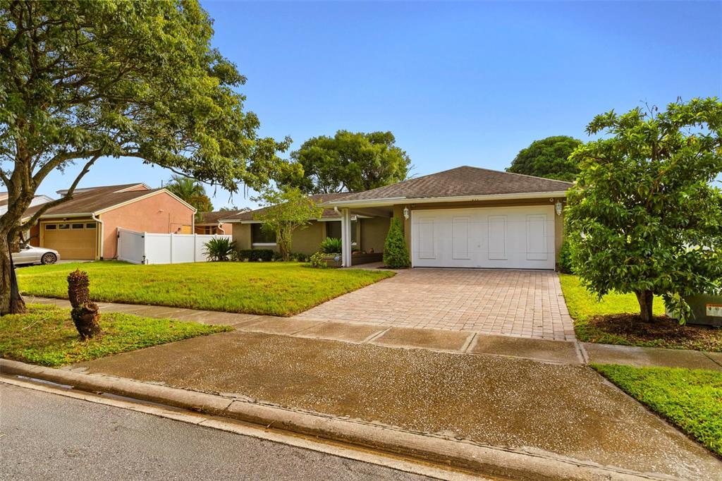 Picture of 211 S Deerwood Avenue, Orlando, FL 32825