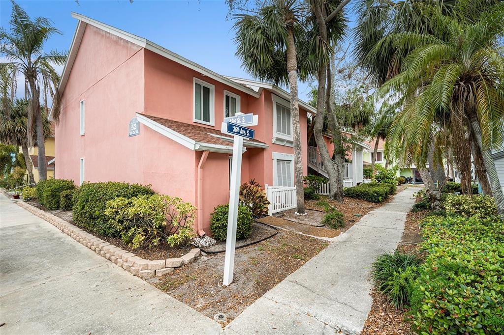 Picture of 3600 42Nd Street S Unit 52B, St Petersburg, FL 33711