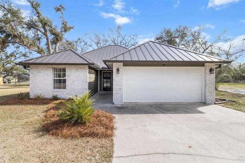 Picture of 329 SE Kachina Avenue, Lee, FL 32059