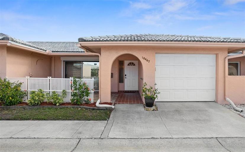 Picture of 10467 Larchmont Place N, Pinellas Park FL 33782