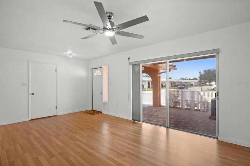 Picture of 10467 Larchmont Place N, Pinellas Park FL 33782