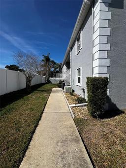 Picture of 12027 Hoosier Court Unit 104, Hudson, FL 34667