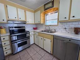 Picture of 2331 Belleair Road Unit 527, Clearwater, FL 33764