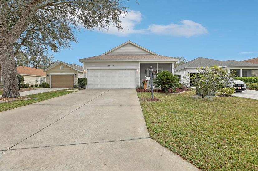 Picture of 25239 Cranes Roost Circle, Leesburg FL 34748