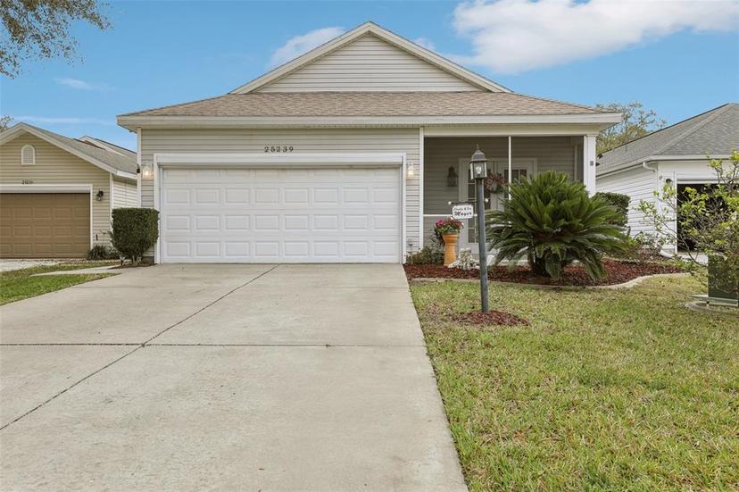 Picture of 25239 Cranes Roost Circle, Leesburg FL 34748