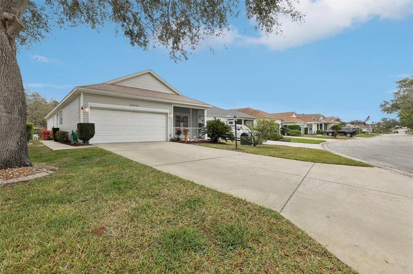 Picture of 25239 Cranes Roost Circle, Leesburg FL 34748