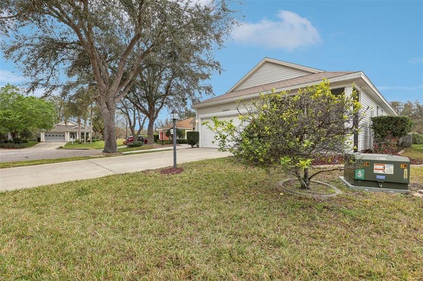 Picture of 25239 Cranes Roost Circle, Leesburg FL 34748