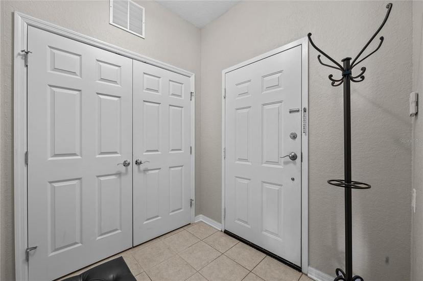 Picture of 1357 Venezia Court Unit 402, Davenport FL 33896