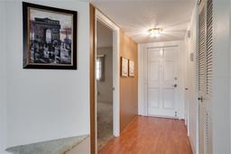 Picture of 6960 20Th Avenue N Unit 405, St Petersburg, FL 33710