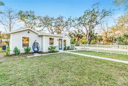 Picture of 425 Bristol Court, Sarasota, FL 34237