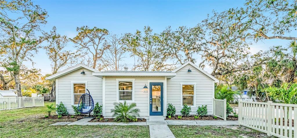 Picture of 425 Bristol Court, Sarasota, FL 34237