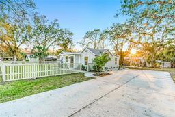 Picture of 425 Bristol Court, Sarasota, FL 34237