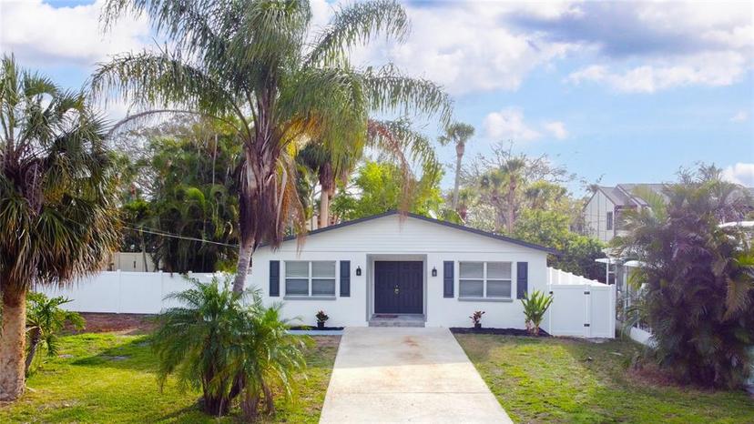 Picture of 715 Virginia Ave, Tarpon Springs FL 34689