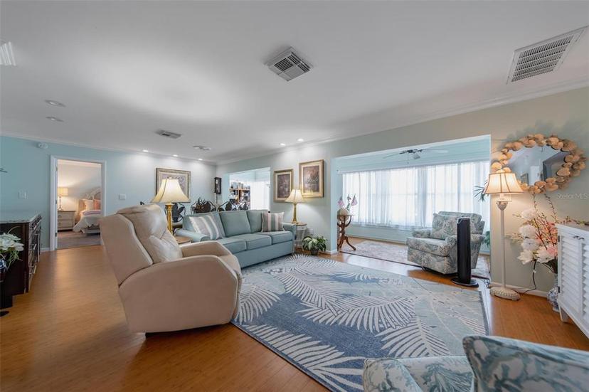 Picture of 5020 Brittany Drive S Unit 324, St Petersburg FL 33715