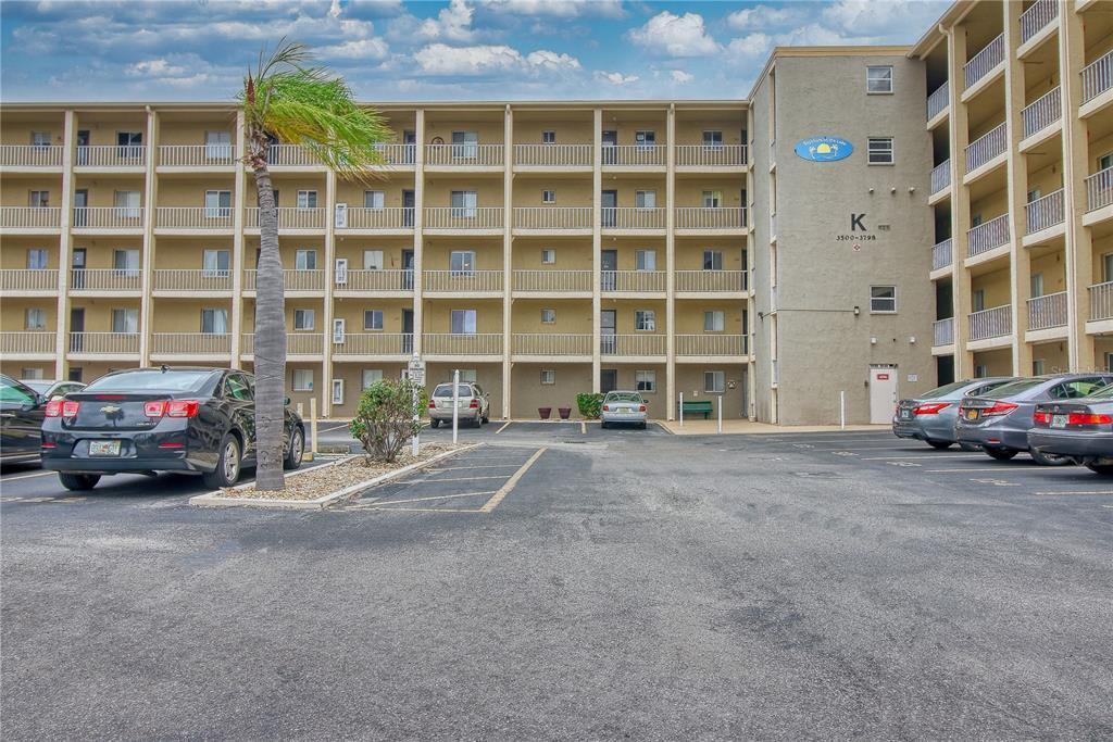 Picture of 3658 Lake Bayshore Drive Unit 320, Bradenton, FL 34205