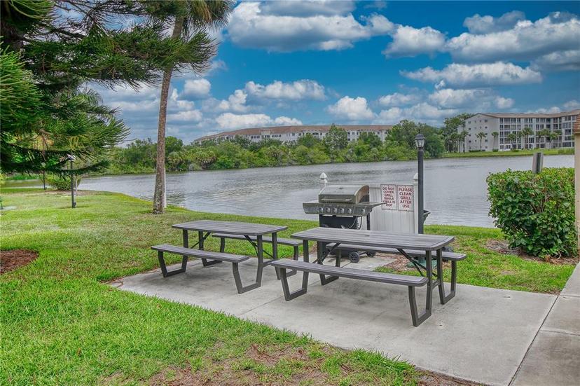 Picture of 3658 Lake Bayshore Drive Unit 320, Bradenton FL 34205