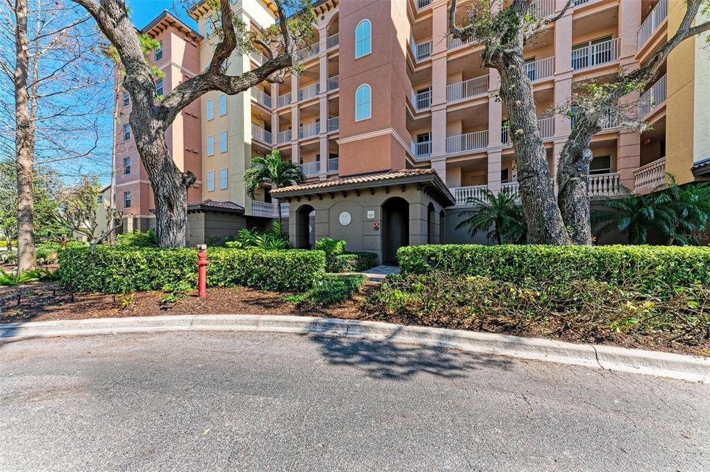 Picture of 5591 Cannes Circle Unit 403, Sarasota, FL 34231