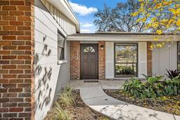 Picture of 8701 Elmdale Place, Tampa, FL 33637