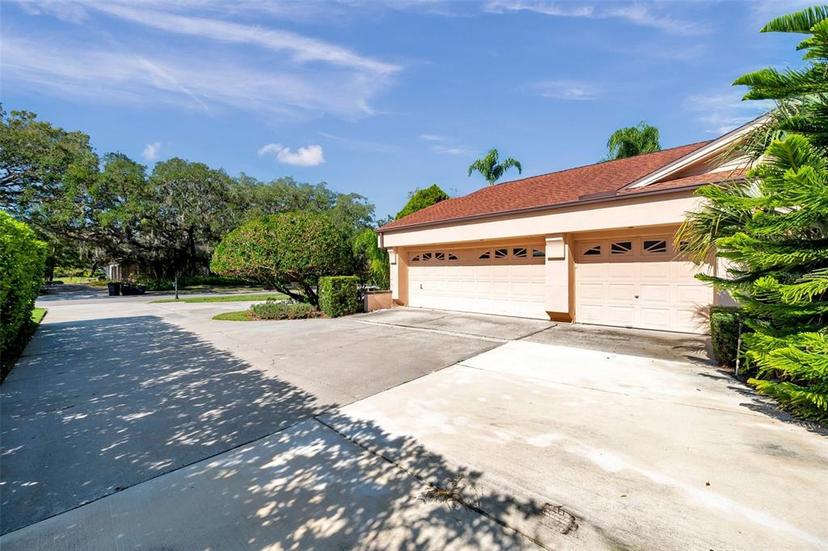 Picture of 1008 Royal Birkdale Drive, Tarpon Springs FL 34688