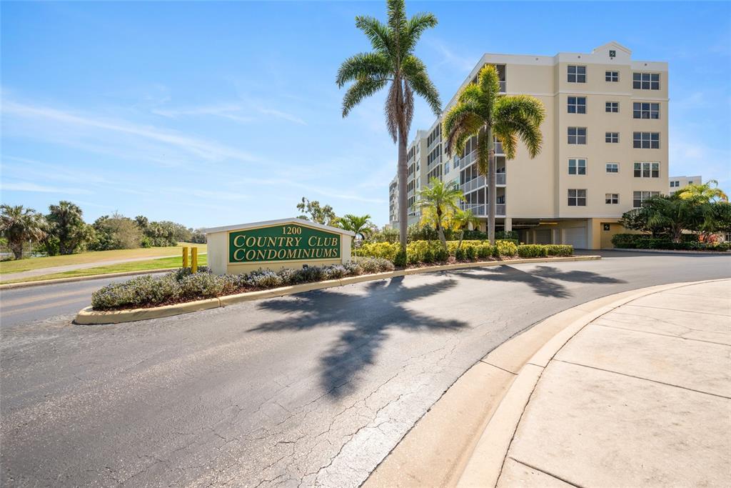 Picture of 1200 Country Club Drive Unit 4301, Largo, FL 33771