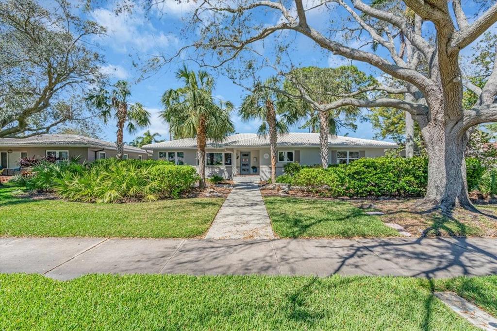 Picture of 276 Snell Isle Boulevard Ne, St Petersburg, FL 33704