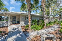 Picture of 276 Snell Isle Boulevard Ne, St Petersburg, FL 33704