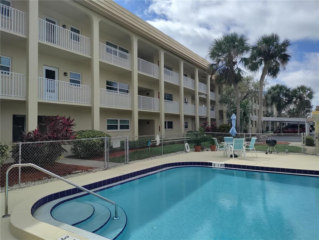 Picture of 3850 13Th Avenue N Unit 311, St Petersburg, FL 33713