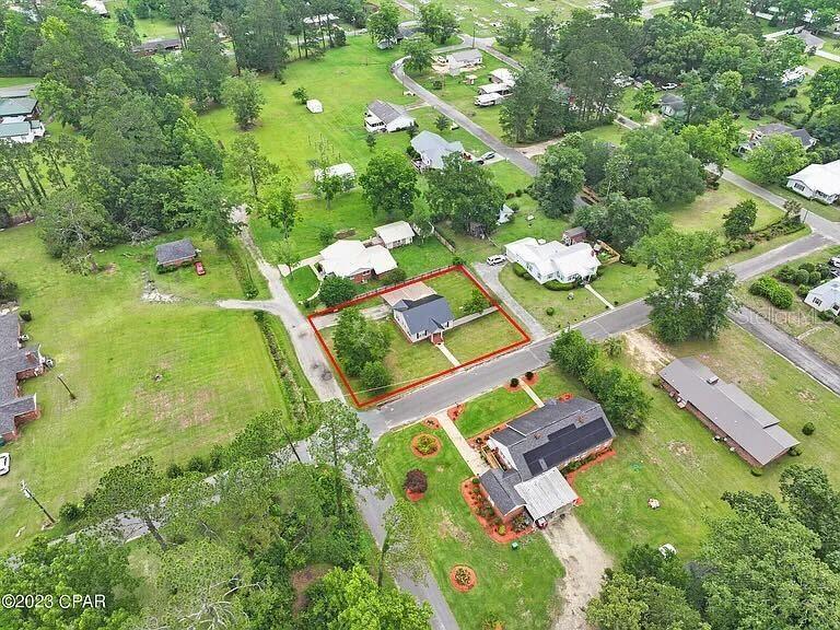 Picture of 1016 10Th Avenue, Graceville FL 32440