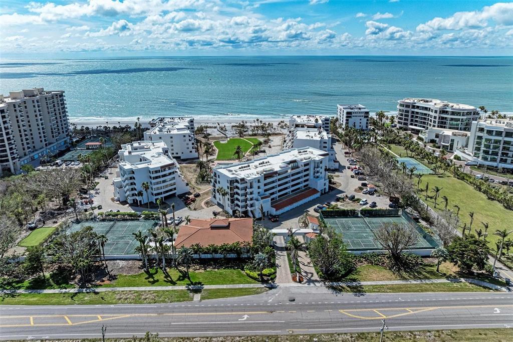 Picture of 1465 Gulf Of Mexico Drive Unit 104, Longboat Key, FL 34228