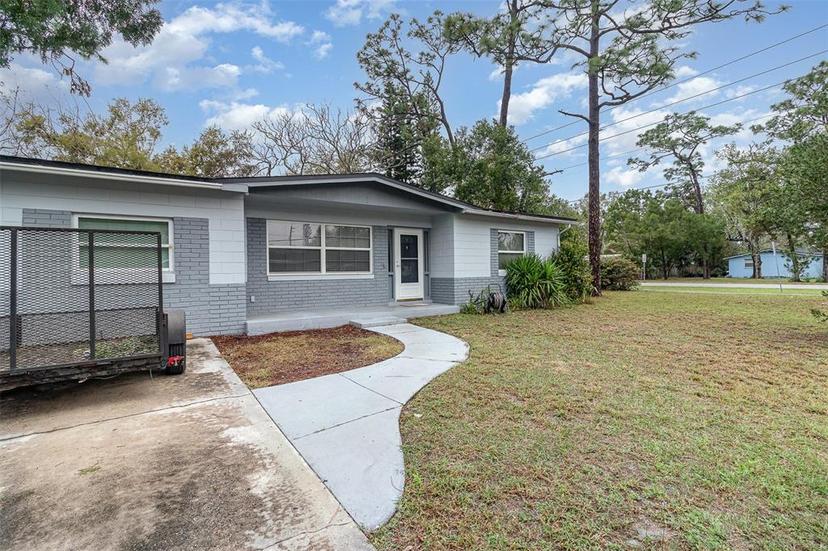 Picture of 200 Avenue C, Chuluota FL 32766