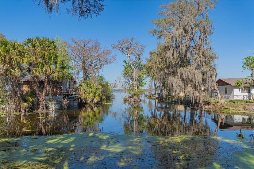 Picture of 2439 Cr 453, Lake Panasoffkee FL 33538