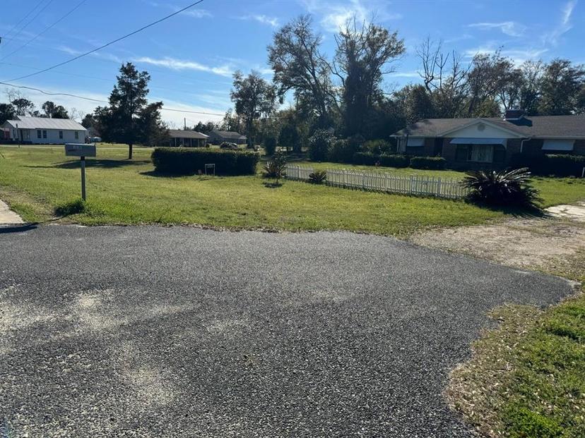 Picture of 19305 NW State Road 12, Bristol FL 32321