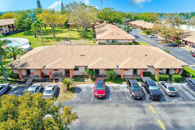 Picture of 13250 Ridge Road Unit 10-4, Largo FL 33778