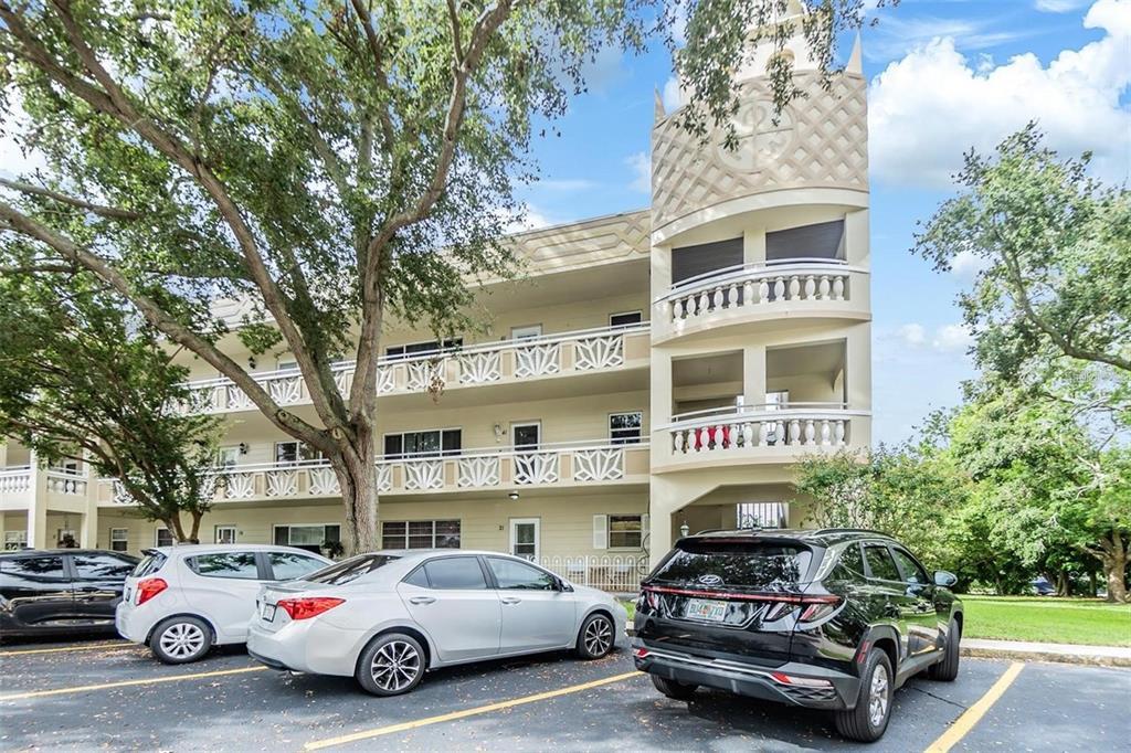 Picture of 2351 Irish Lane Unit 43, Clearwater, FL 33763