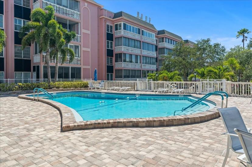 Picture of 131 Bluff View Drive Unit 409, Belleair Bluffs FL 33770